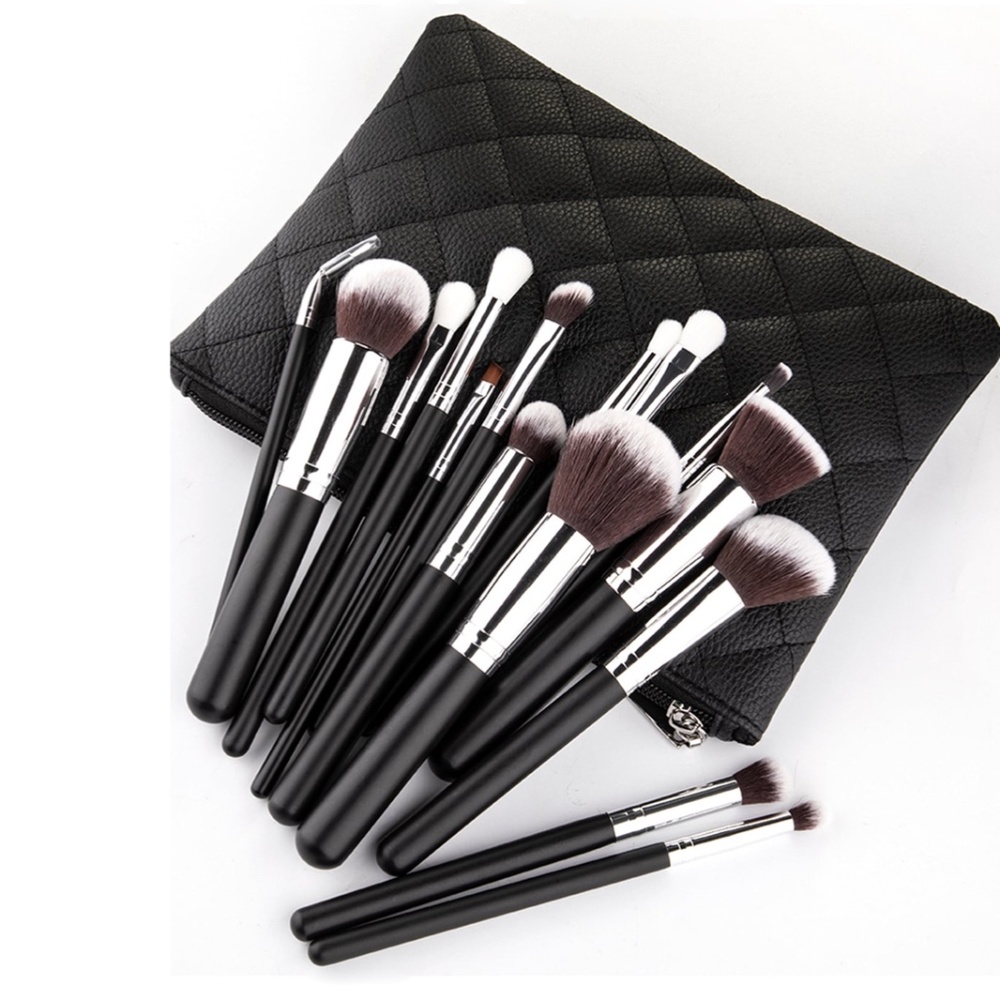 HP🔥 Black & White Makeup Brush Set WITH BAG🤍